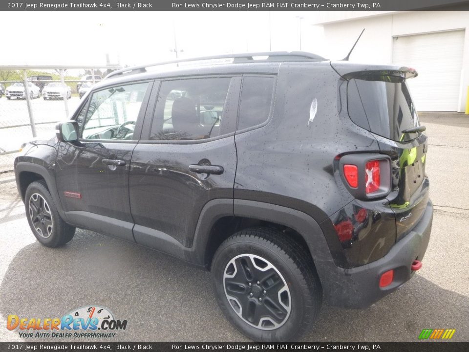 2017 Jeep Renegade Trailhawk 4x4 Black / Black Photo #3