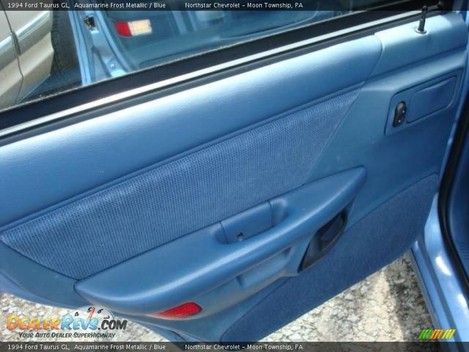 1994 Ford Taurus GL Aquamarine Frost Metallic / Blue Photo #9