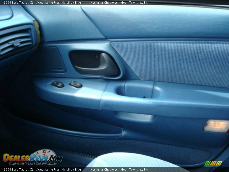 1994 Ford Taurus GL Aquamarine Frost Metallic / Blue Photo #12