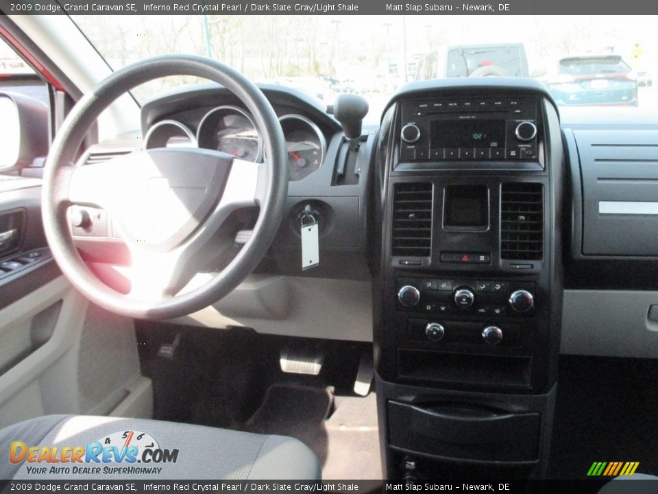 2009 Dodge Grand Caravan SE Inferno Red Crystal Pearl / Dark Slate Gray/Light Shale Photo #10