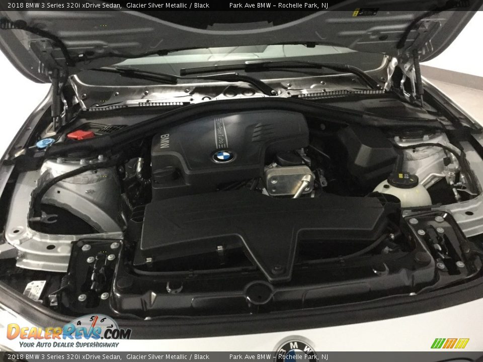2018 BMW 3 Series 320i xDrive Sedan Glacier Silver Metallic / Black Photo #29