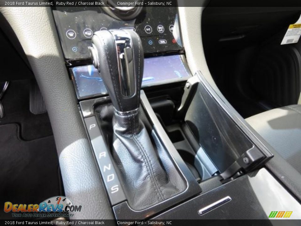2018 Ford Taurus Limited Shifter Photo #26