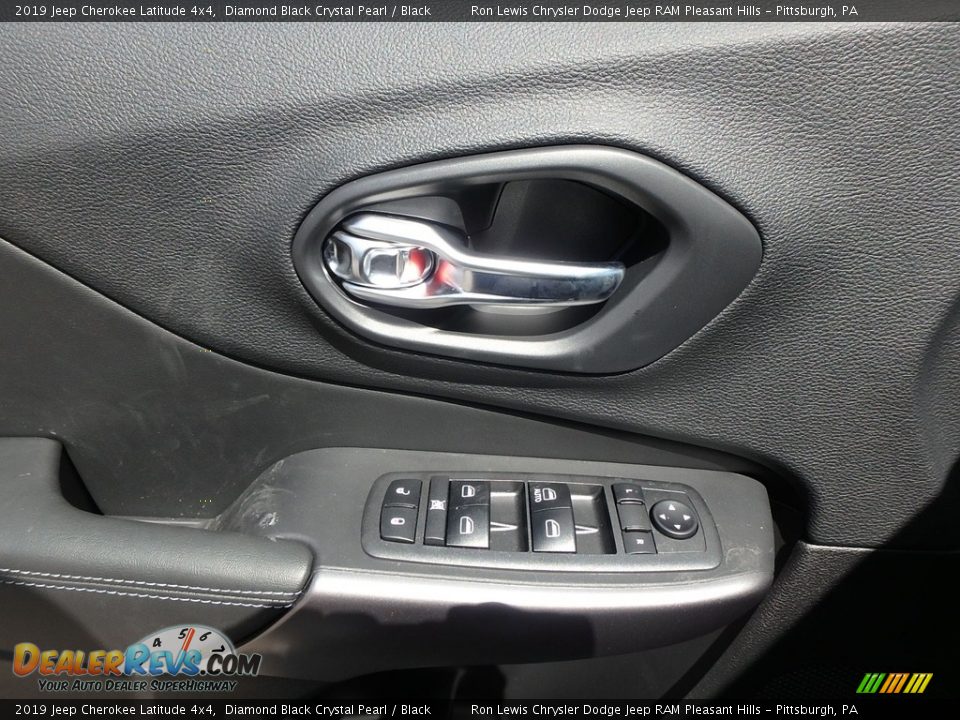 2019 Jeep Cherokee Latitude 4x4 Diamond Black Crystal Pearl / Black Photo #13