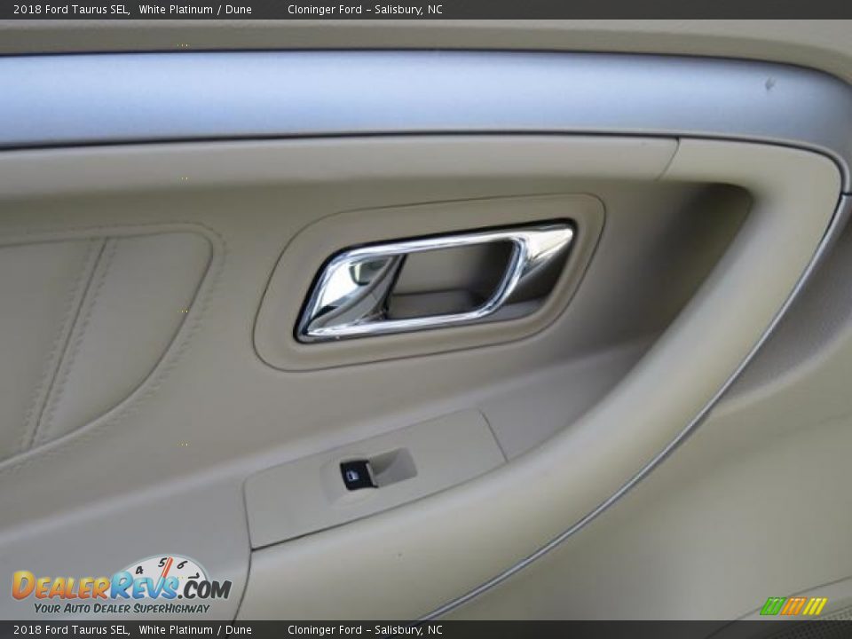 2018 Ford Taurus SEL White Platinum / Dune Photo #11