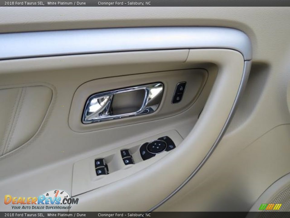 2018 Ford Taurus SEL White Platinum / Dune Photo #13