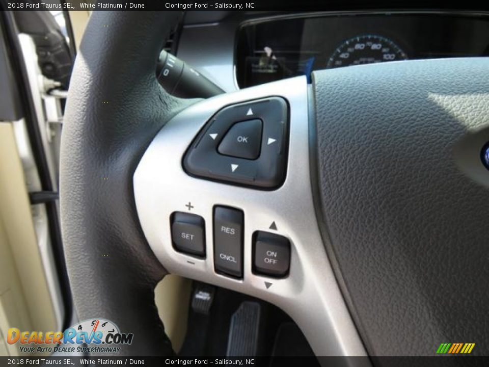 2018 Ford Taurus SEL White Platinum / Dune Photo #16