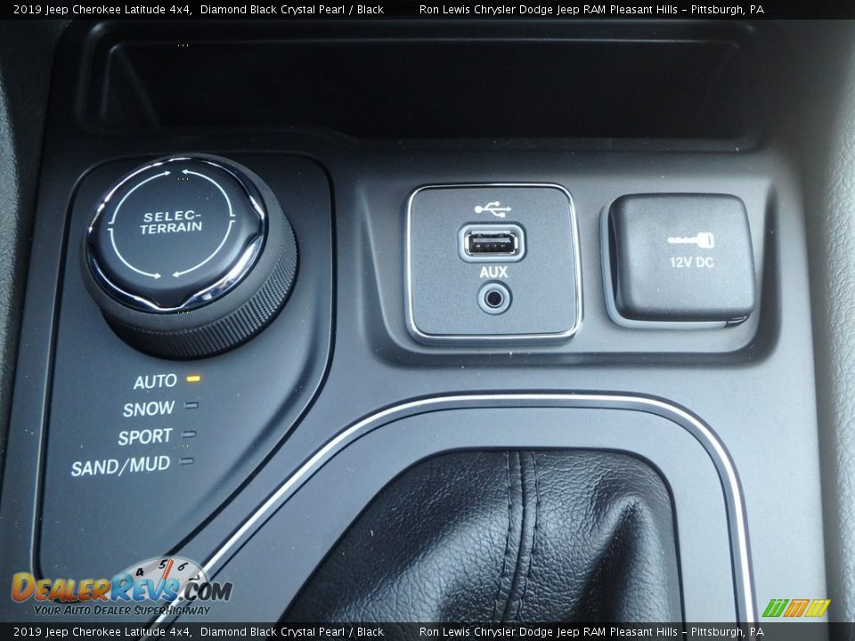 2019 Jeep Cherokee Latitude 4x4 Diamond Black Crystal Pearl / Black Photo #17