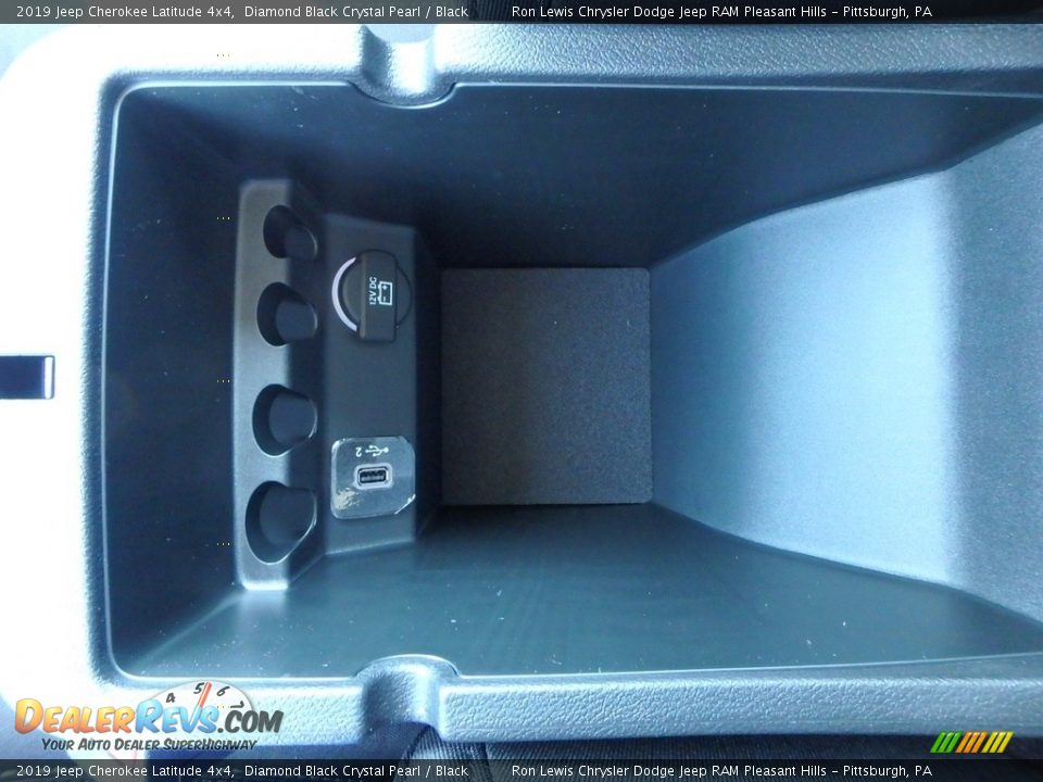 2019 Jeep Cherokee Latitude 4x4 Diamond Black Crystal Pearl / Black Photo #19