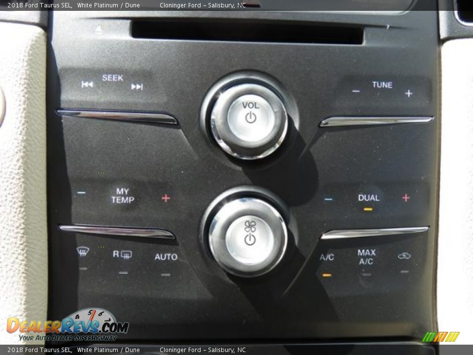 2018 Ford Taurus SEL White Platinum / Dune Photo #21