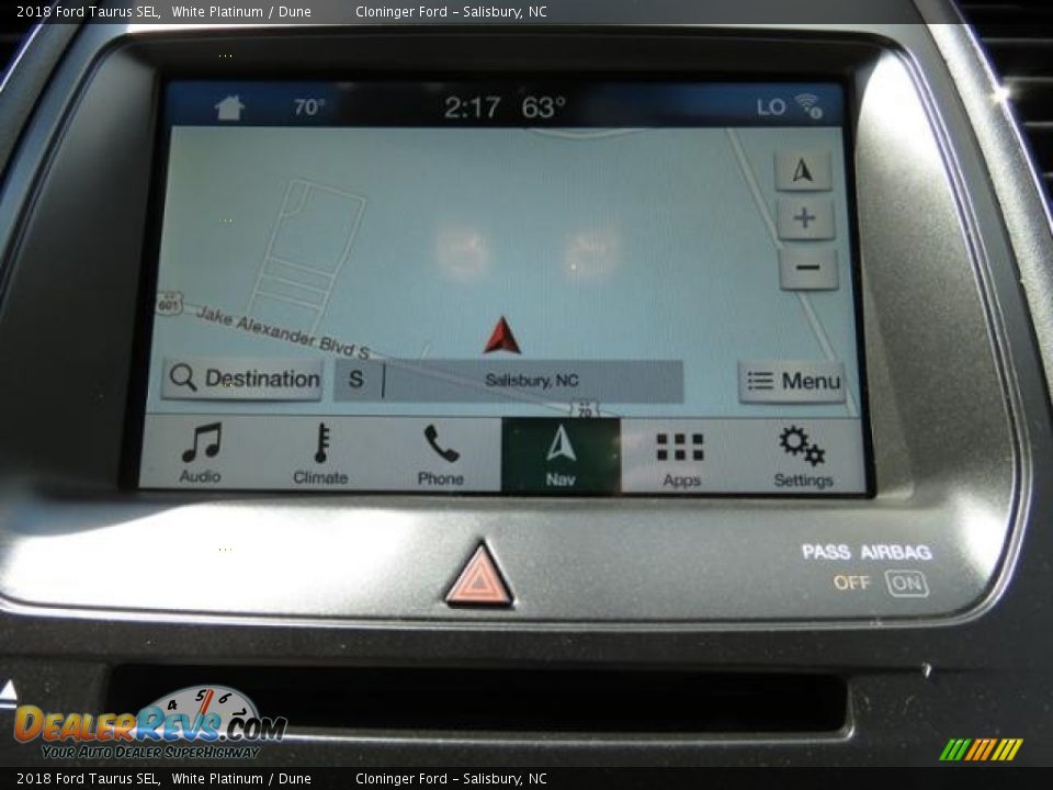 2018 Ford Taurus SEL White Platinum / Dune Photo #24