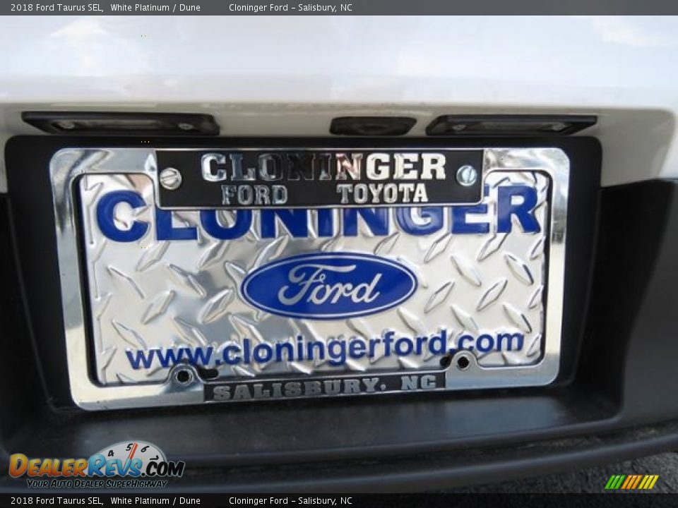 2018 Ford Taurus SEL White Platinum / Dune Photo #27