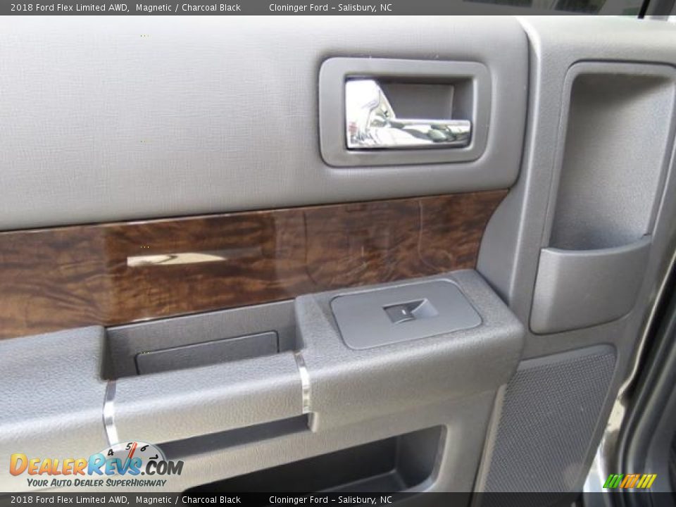 Door Panel of 2018 Ford Flex Limited AWD Photo #11