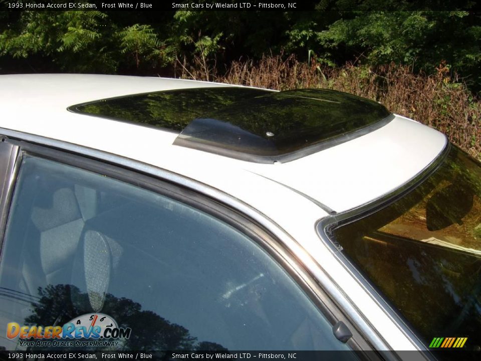 1993 Honda Accord EX Sedan Frost White / Blue Photo #10