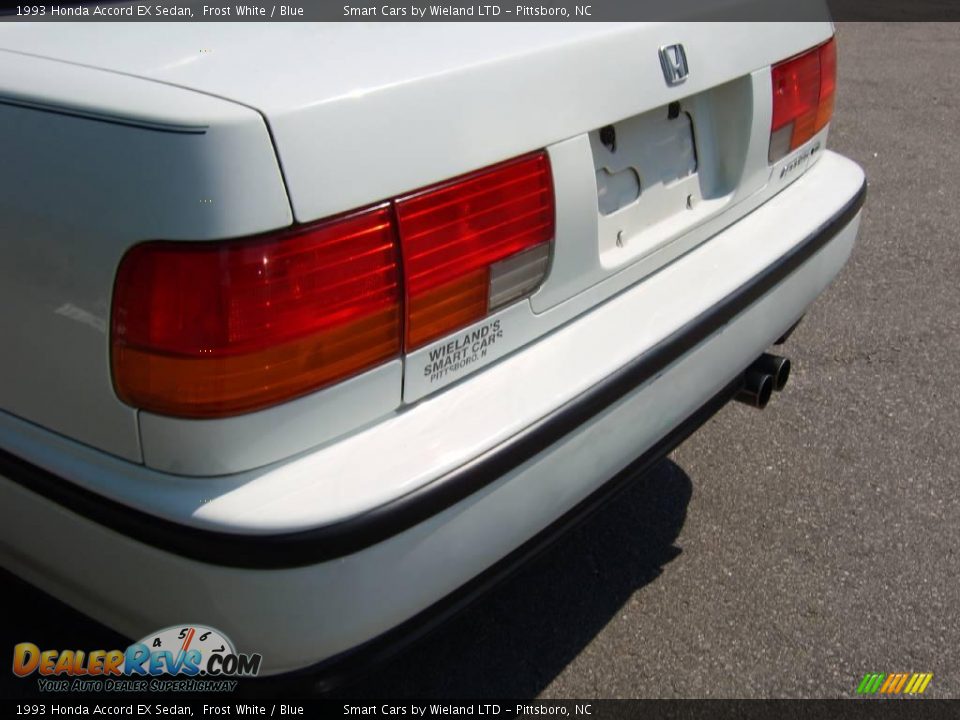 1993 Honda Accord EX Sedan Frost White / Blue Photo #11