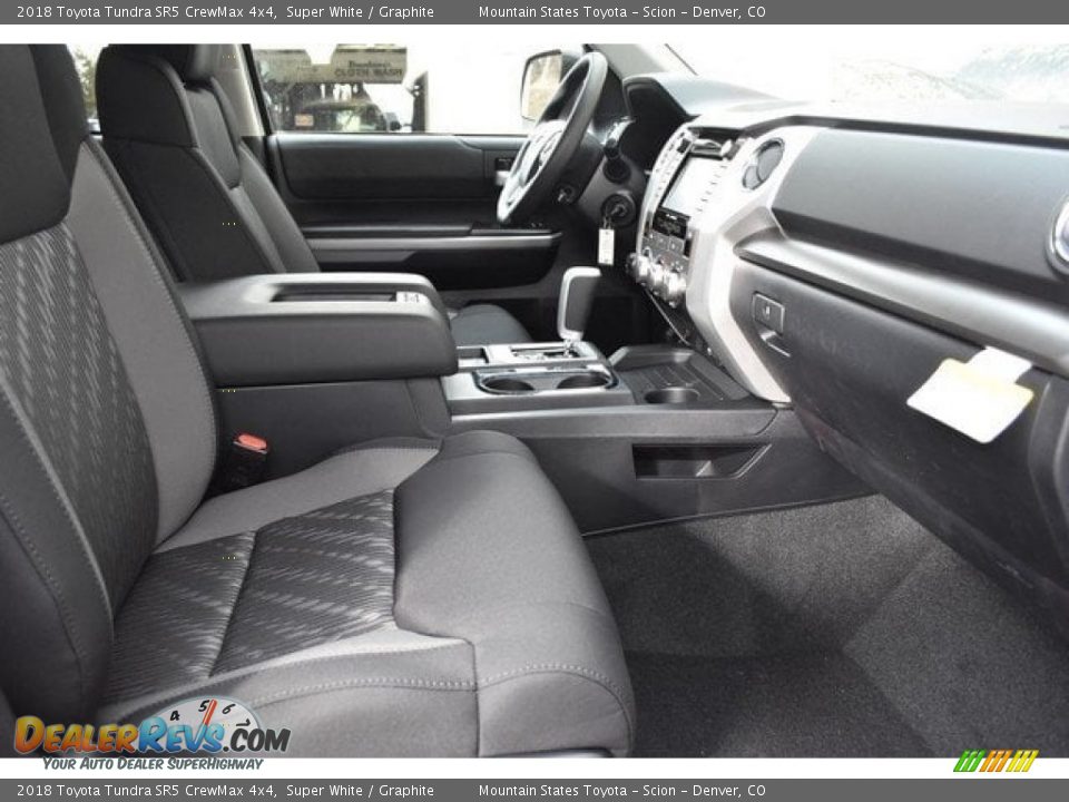 2018 Toyota Tundra SR5 CrewMax 4x4 Super White / Graphite Photo #11