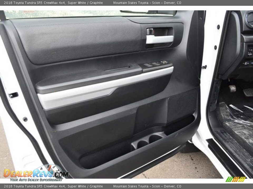 2018 Toyota Tundra SR5 CrewMax 4x4 Super White / Graphite Photo #19