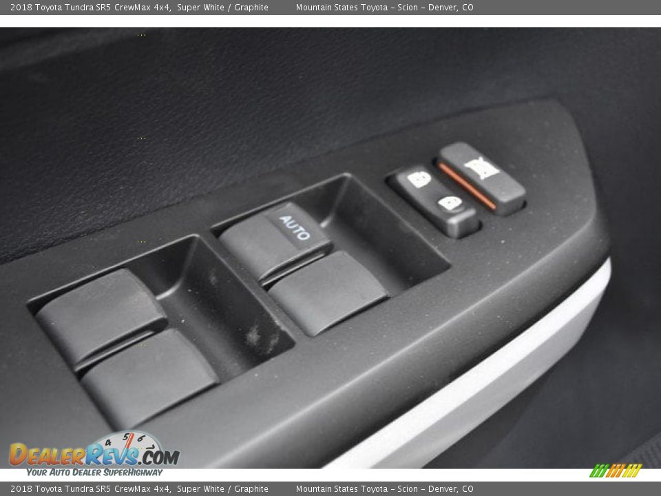 2018 Toyota Tundra SR5 CrewMax 4x4 Super White / Graphite Photo #23
