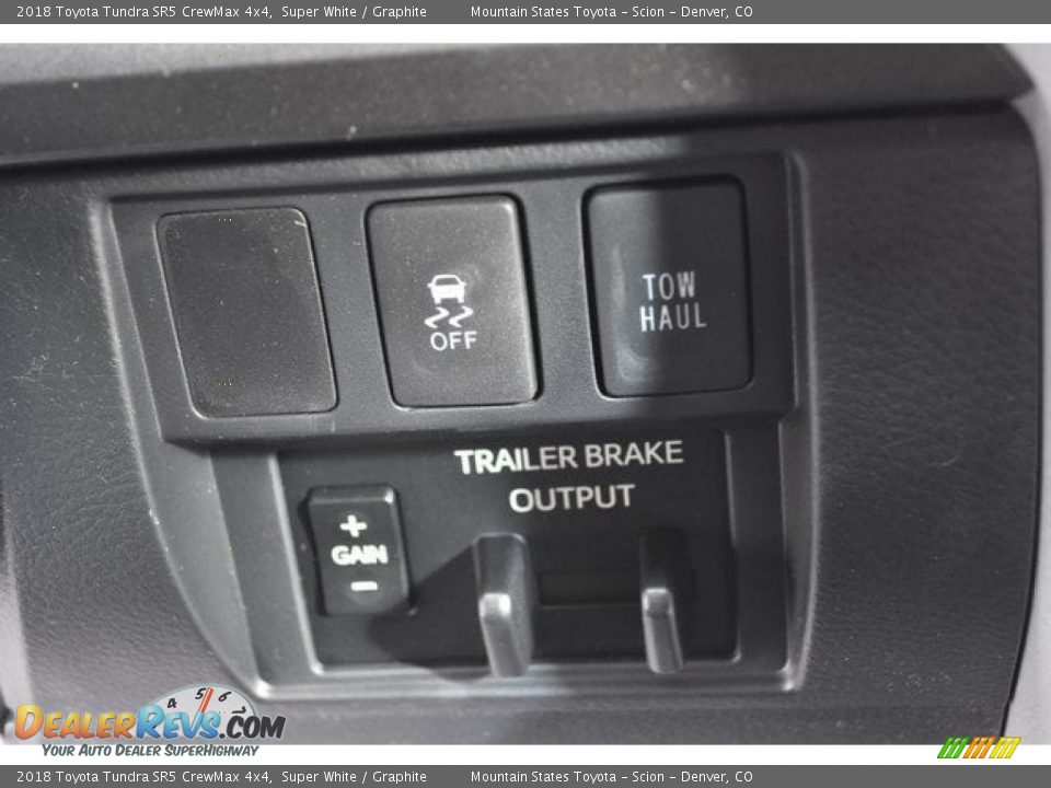 2018 Toyota Tundra SR5 CrewMax 4x4 Super White / Graphite Photo #28