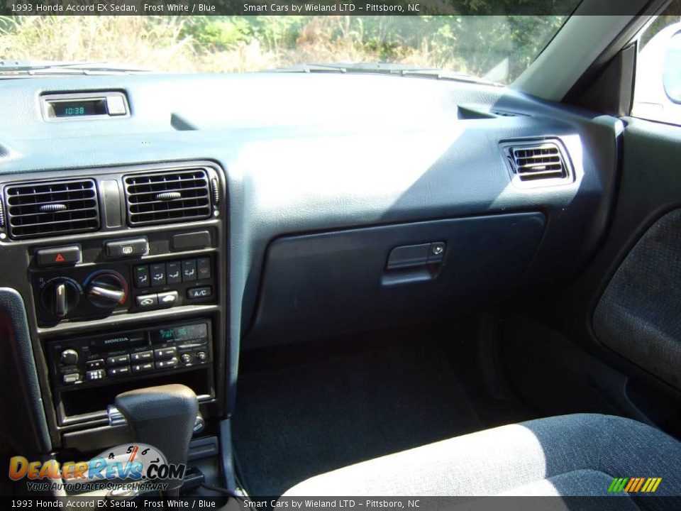 1993 Honda Accord EX Sedan Frost White / Blue Photo #15