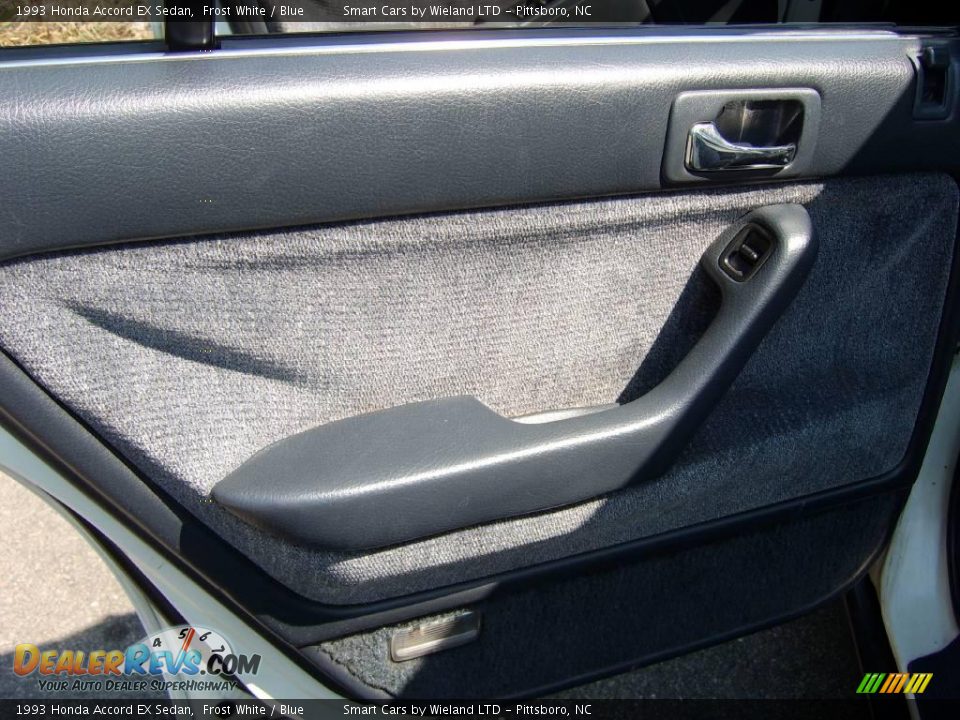 1993 Honda Accord EX Sedan Frost White / Blue Photo #21