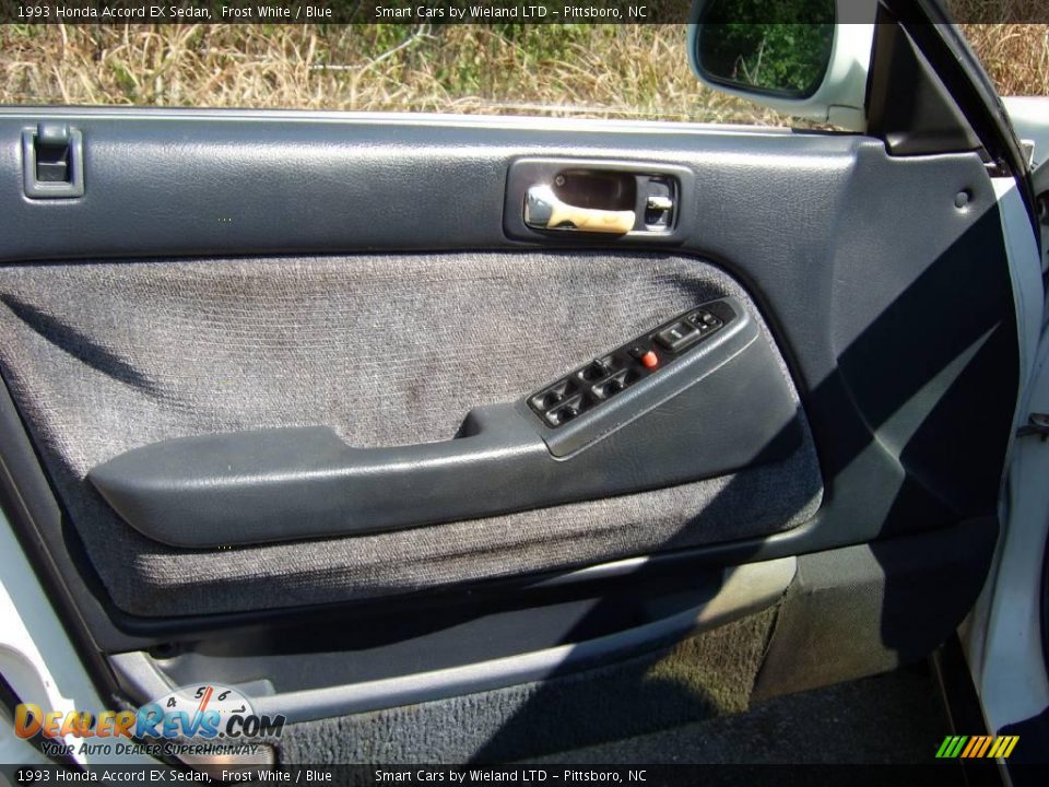 1993 Honda Accord EX Sedan Frost White / Blue Photo #22