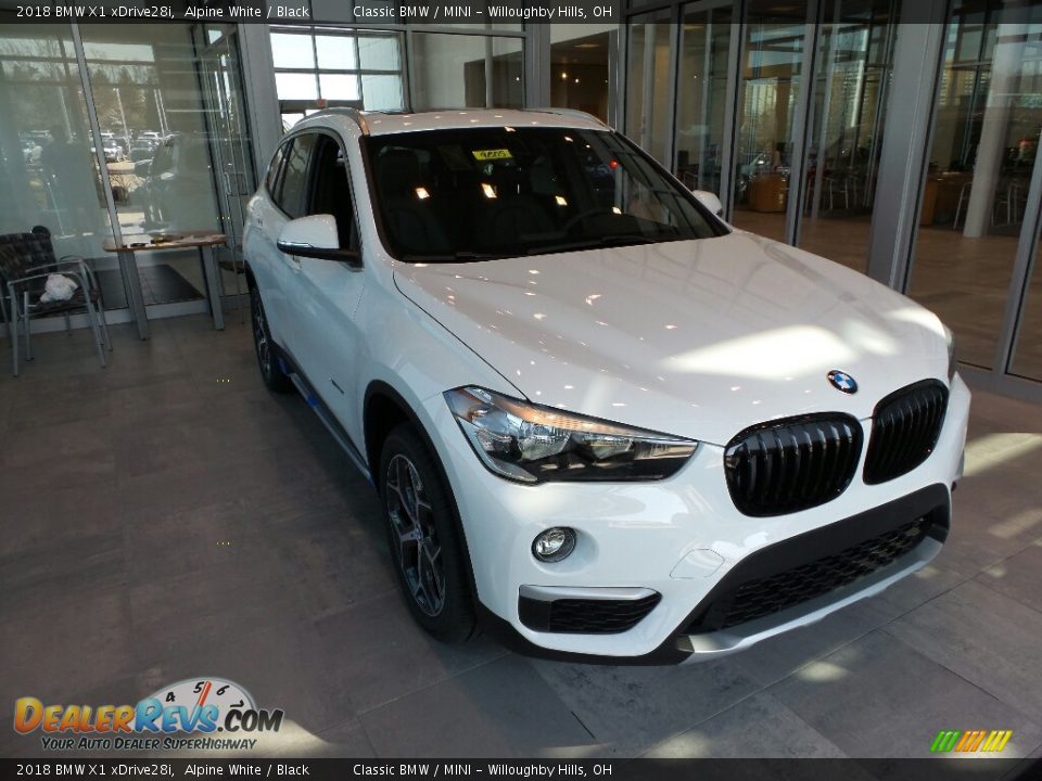 2018 BMW X1 xDrive28i Alpine White / Black Photo #1