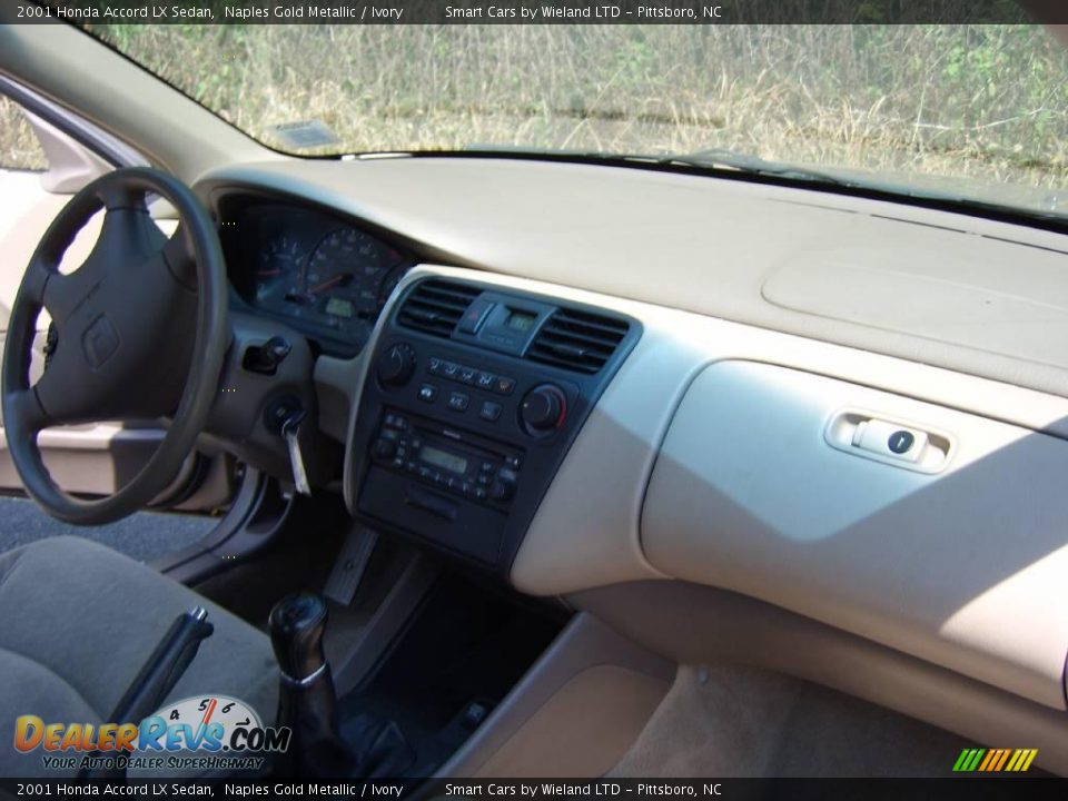 2001 Honda Accord LX Sedan Naples Gold Metallic / Ivory Photo #12