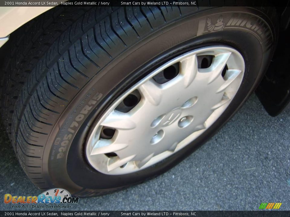 2001 Honda Accord LX Sedan Naples Gold Metallic / Ivory Photo #14