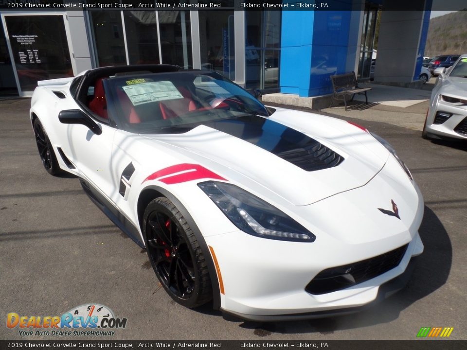 Front 3/4 View of 2019 Chevrolet Corvette Grand Sport Coupe Photo #3