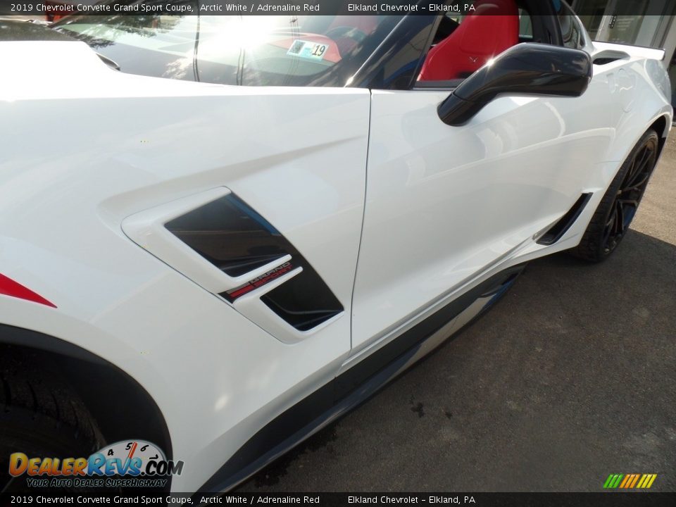 2019 Chevrolet Corvette Grand Sport Coupe Arctic White / Adrenaline Red Photo #10