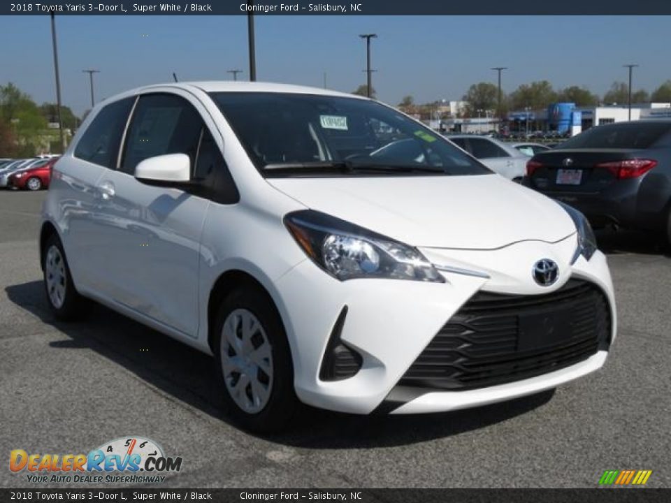 2018 Toyota Yaris 3-Door L Super White / Black Photo #1