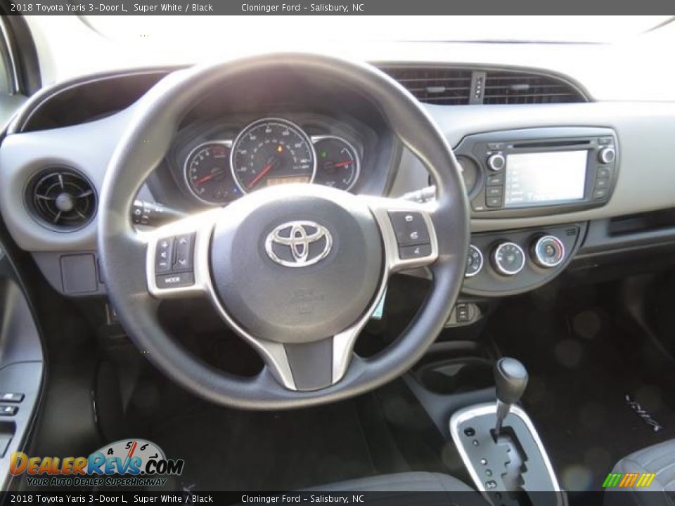 2018 Toyota Yaris 3-Door L Super White / Black Photo #5