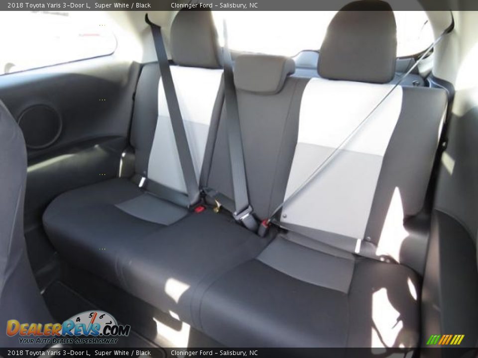 2018 Toyota Yaris 3-Door L Super White / Black Photo #6