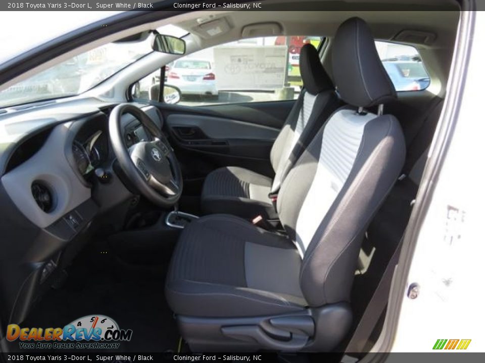 2018 Toyota Yaris 3-Door L Super White / Black Photo #7