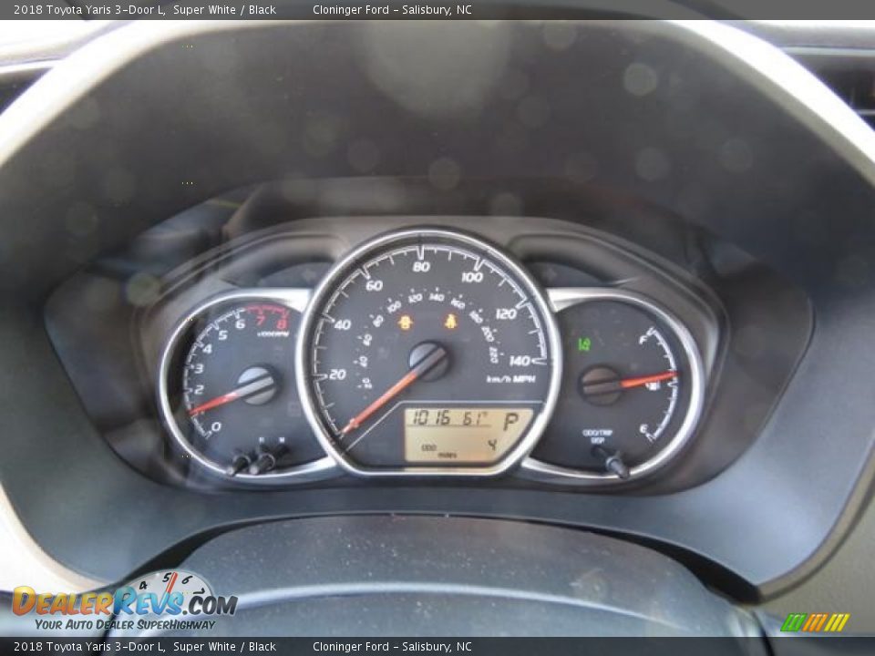 2018 Toyota Yaris 3-Door L Super White / Black Photo #10