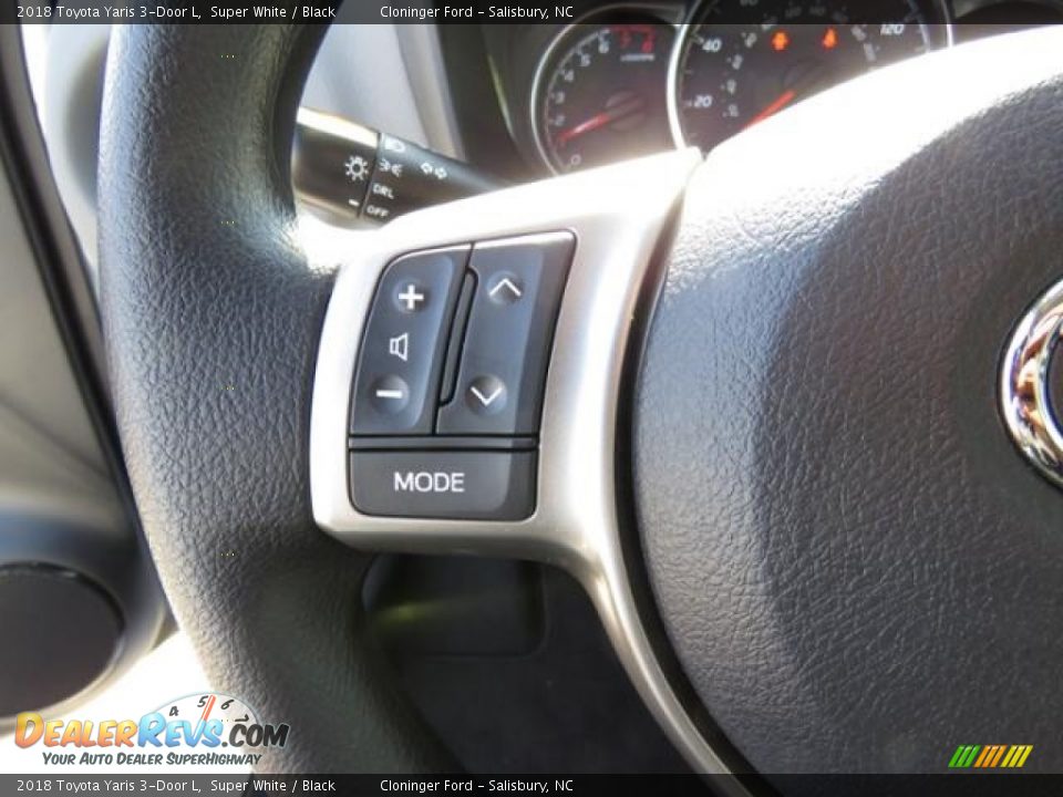 2018 Toyota Yaris 3-Door L Super White / Black Photo #11