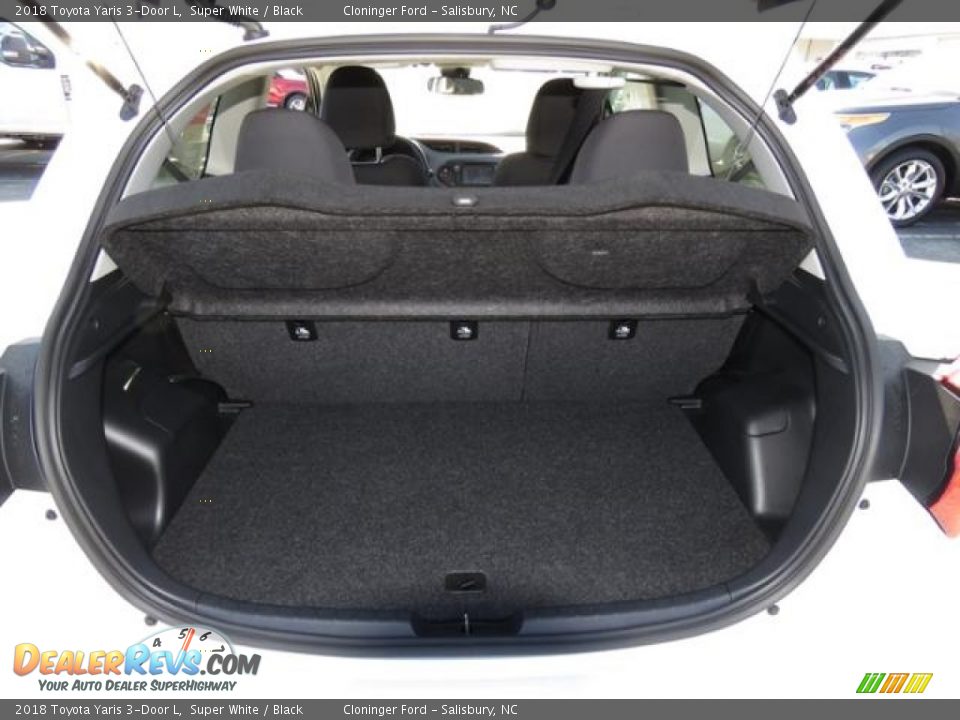 2018 Toyota Yaris 3-Door L Super White / Black Photo #20