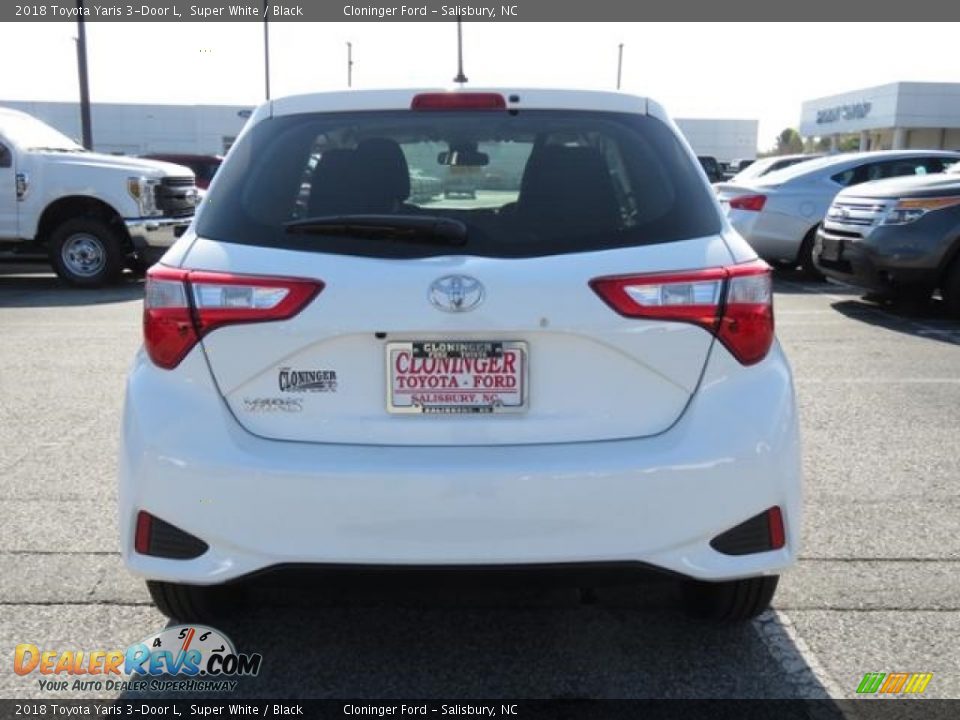 2018 Toyota Yaris 3-Door L Super White / Black Photo #22