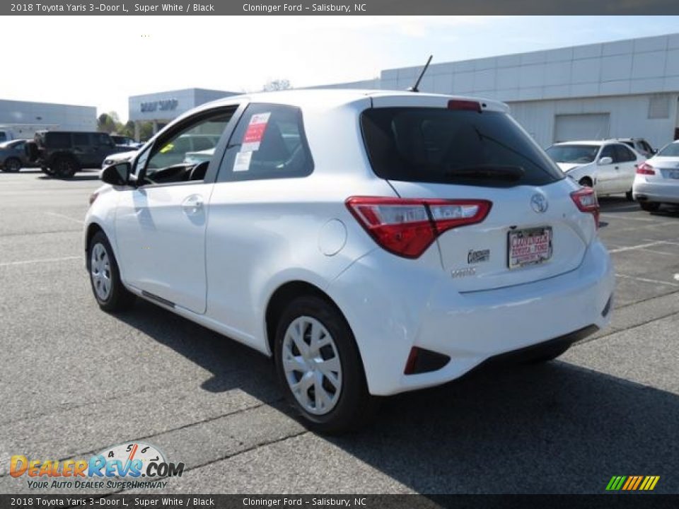 2018 Toyota Yaris 3-Door L Super White / Black Photo #23