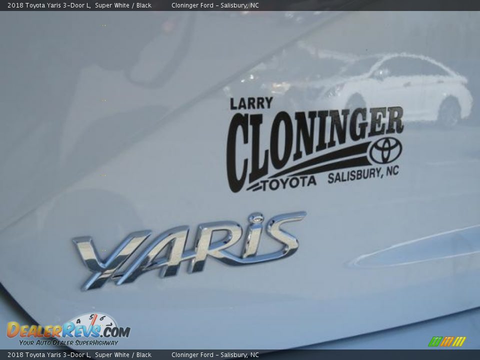 2018 Toyota Yaris 3-Door L Super White / Black Photo #24