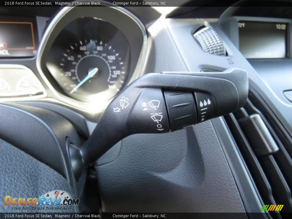 2018 Ford Focus SE Sedan Magnetic / Charcoal Black Photo #17