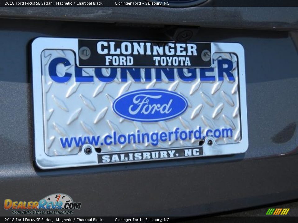 2018 Ford Focus SE Sedan Magnetic / Charcoal Black Photo #24