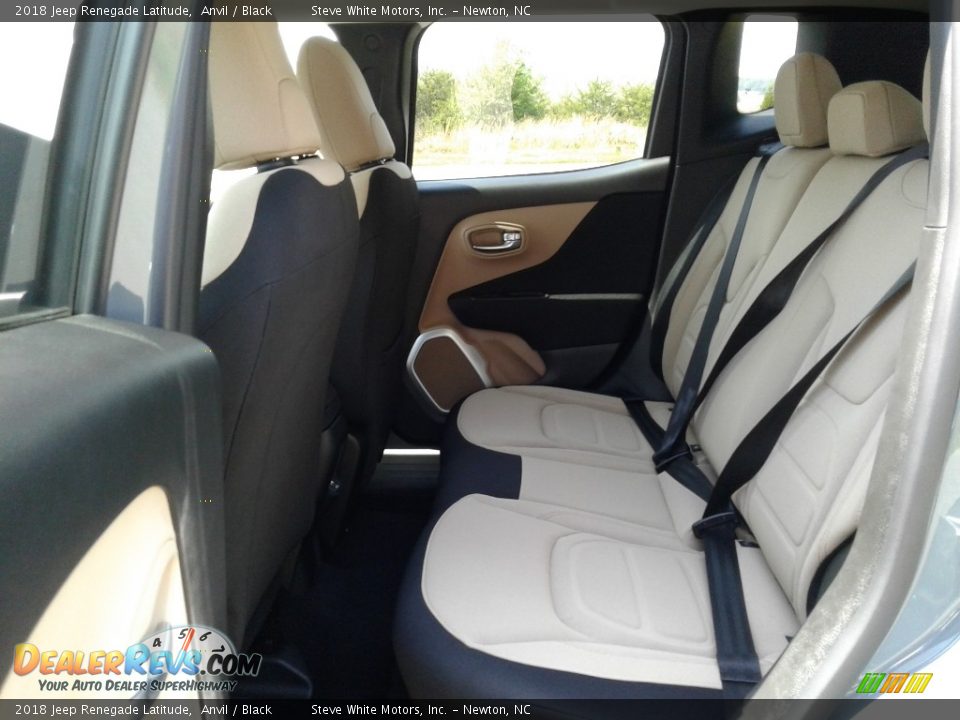 2018 Jeep Renegade Latitude Anvil / Black Photo #11