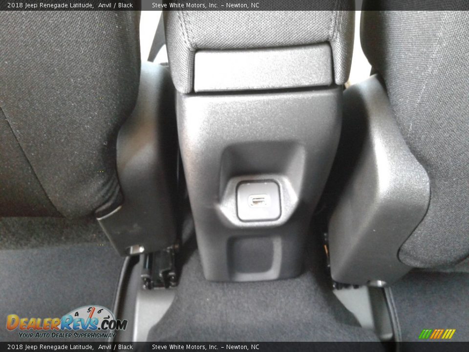 2018 Jeep Renegade Latitude Anvil / Black Photo #12