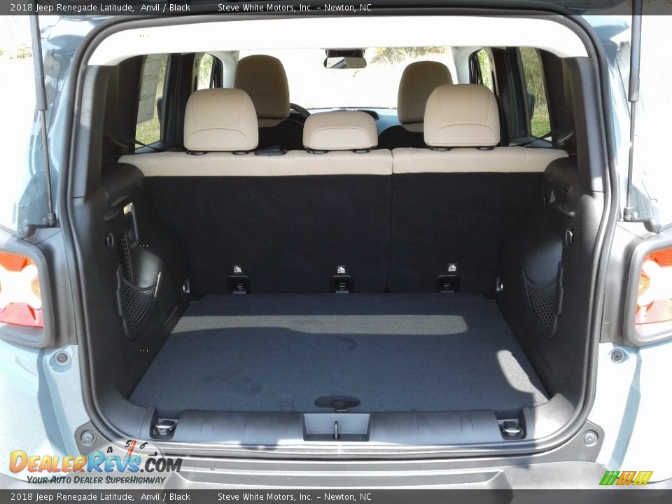 2018 Jeep Renegade Latitude Anvil / Black Photo #13