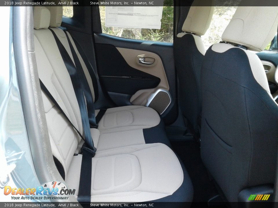 2018 Jeep Renegade Latitude Anvil / Black Photo #14