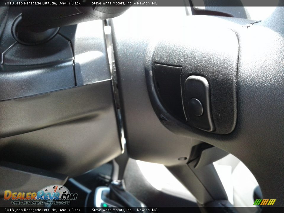 2018 Jeep Renegade Latitude Anvil / Black Photo #16