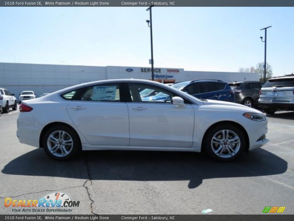 2018 Ford Fusion SE White Platinum / Medium Light Stone Photo #2