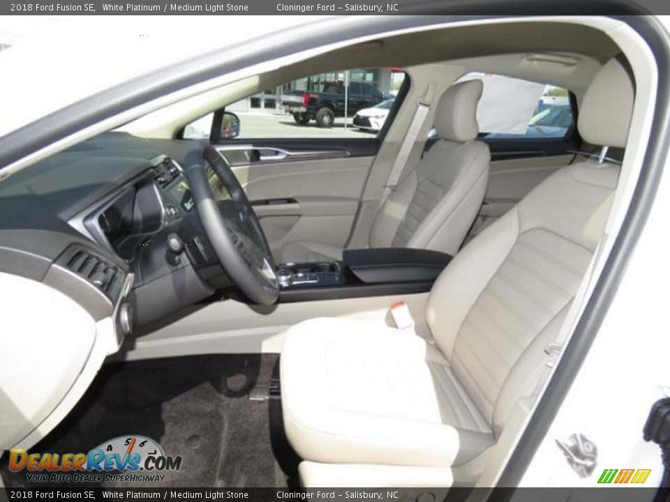 2018 Ford Fusion SE White Platinum / Medium Light Stone Photo #11