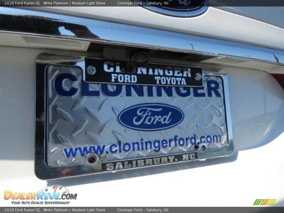 2018 Ford Fusion SE White Platinum / Medium Light Stone Photo #27